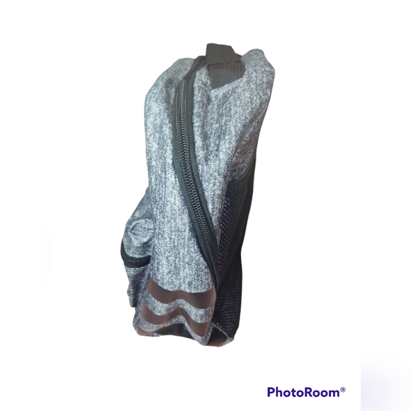 Adidas - Santiago gray with signature stripes insulated lunch bag - Picture 4 of 9